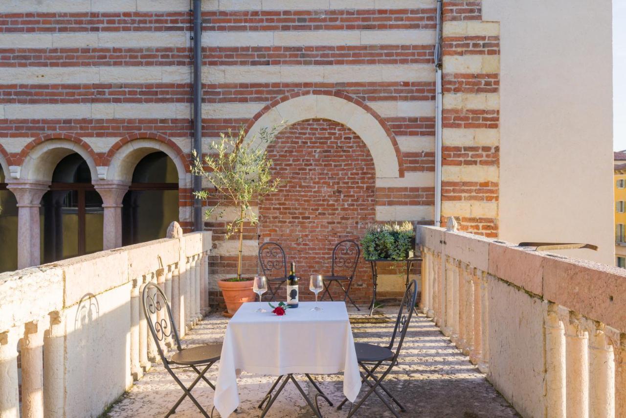 Domus La Costa Apartamento Verona Exterior foto